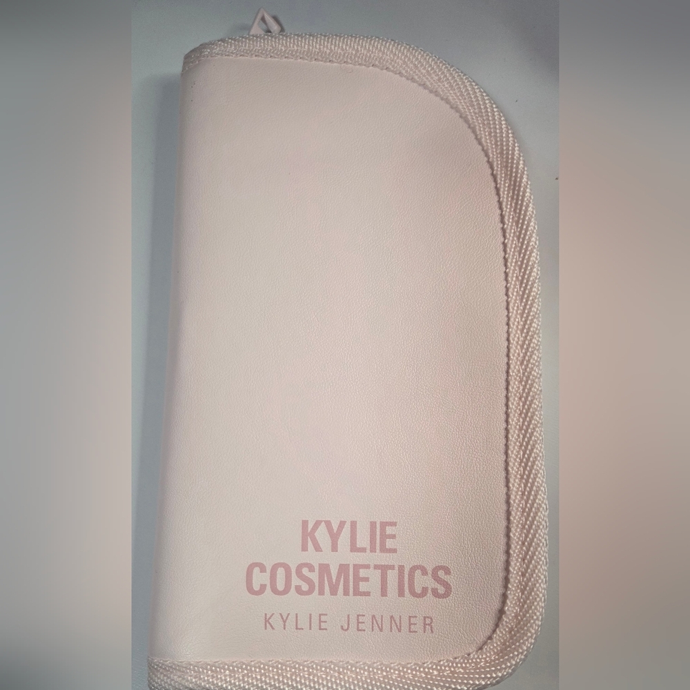 Kylie Cosmetics Soft Pink Brush Organizer